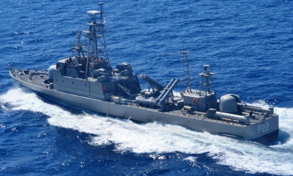 Αδιαπέραστη γραμμή άμυνας του ΠΝ: Στην Κω η ΤΠΚ «Υποπλοίαρχος Μυκόνιος» - Αγριεύουν οι μετανάστες στα νησιά